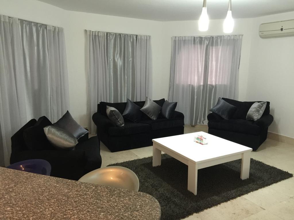 Regency Towers Apartments Gurdaka Szoba fotó
