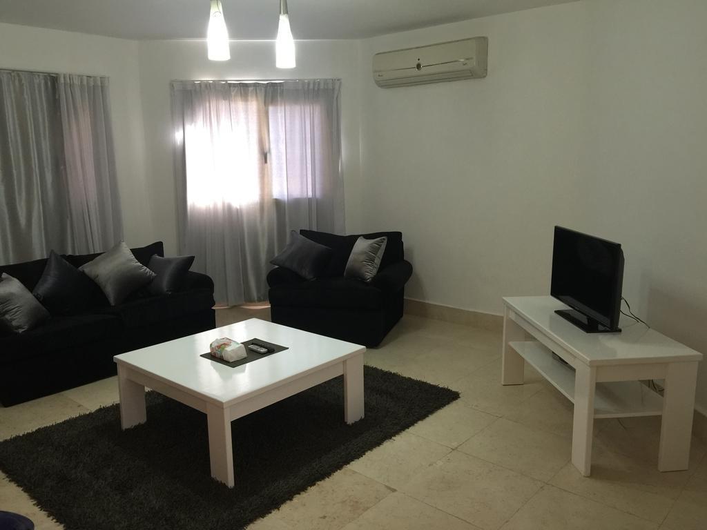 Regency Towers Apartments Gurdaka Szoba fotó