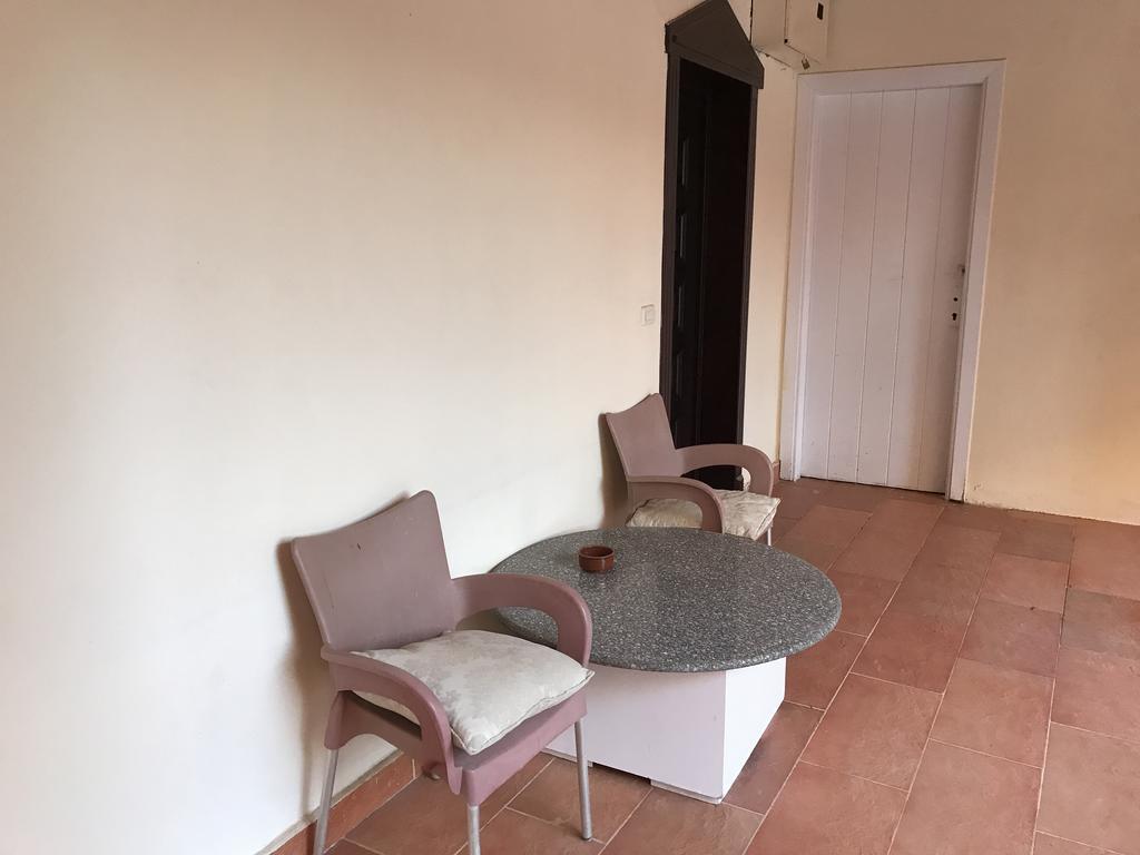 Regency Towers Apartments Gurdaka Kültér fotó