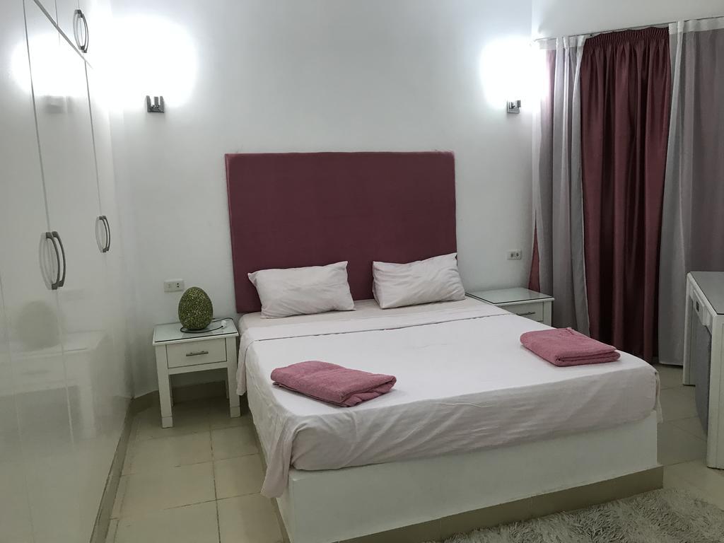 Regency Towers Apartments Gurdaka Kültér fotó