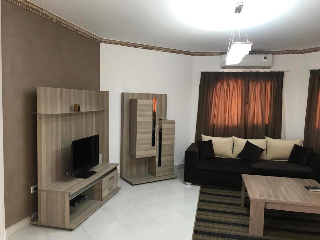Regency Towers Apartments Gurdaka Kültér fotó