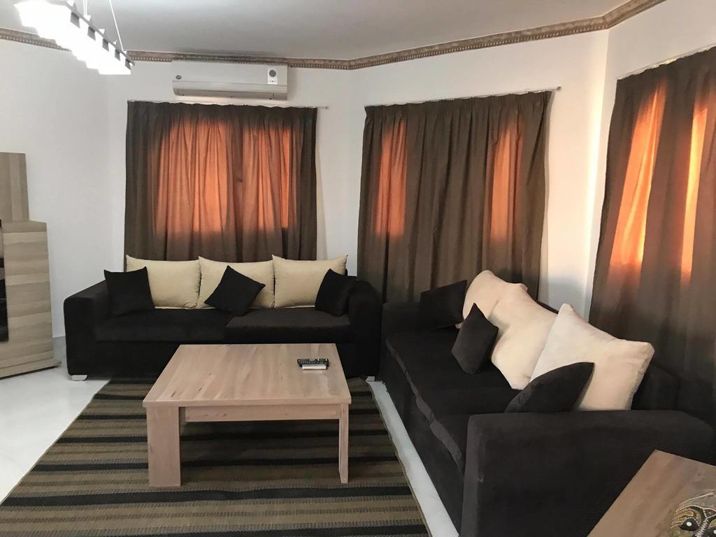 Regency Towers Apartments Gurdaka Kültér fotó