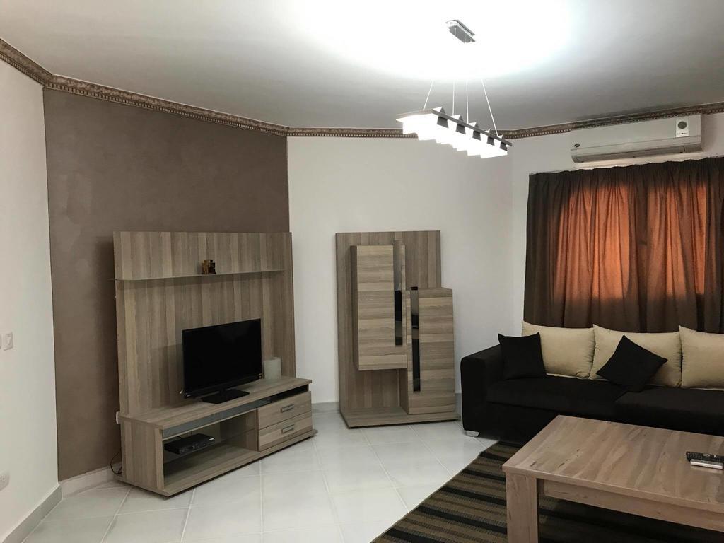 Regency Towers Apartments Gurdaka Kültér fotó