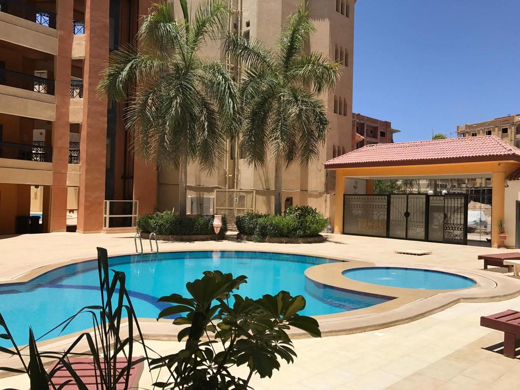 Regency Towers Apartments Gurdaka Kültér fotó