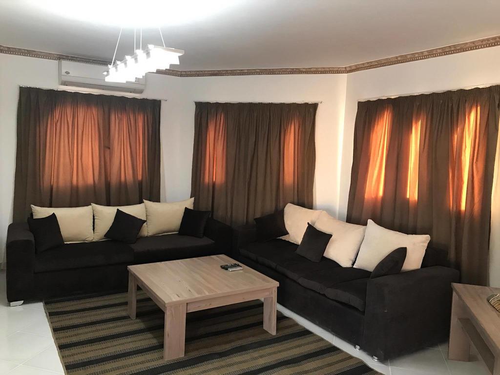 Regency Towers Apartments Gurdaka Kültér fotó