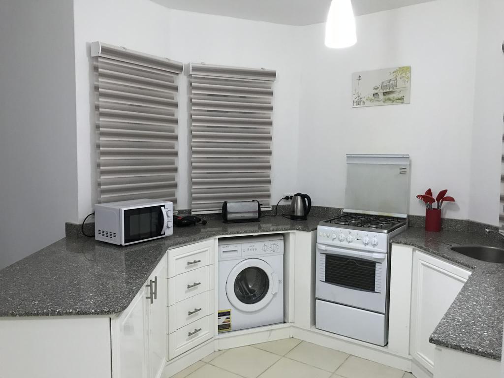 Regency Towers Apartments Gurdaka Kültér fotó