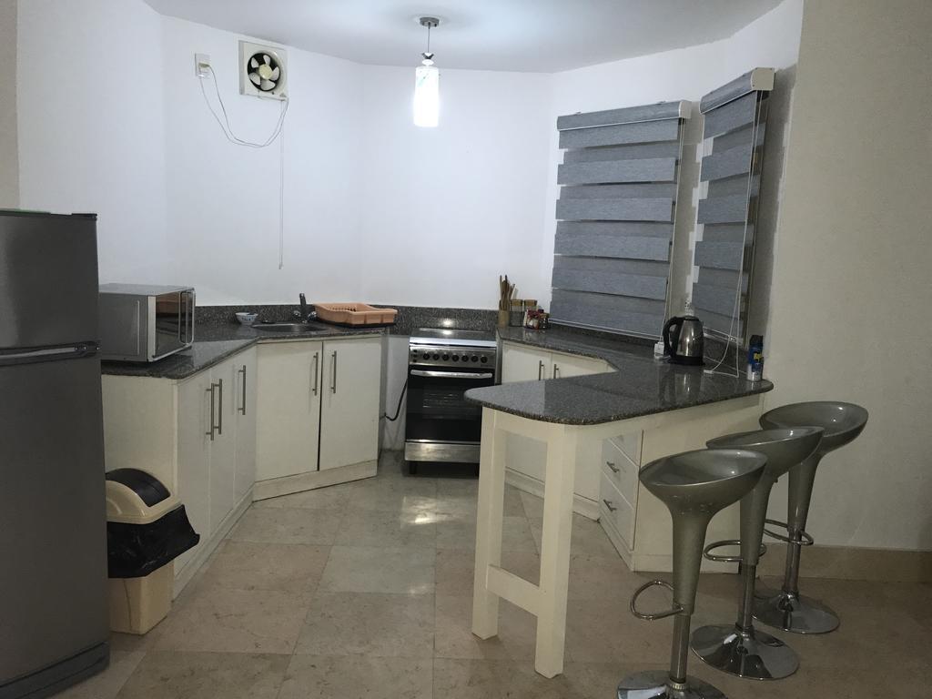 Regency Towers Apartments Gurdaka Kültér fotó