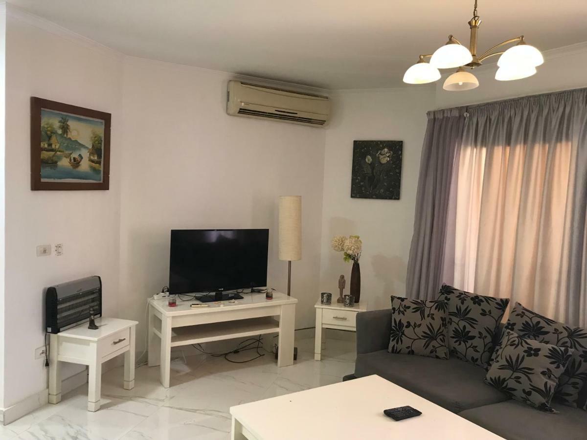 Regency Towers Apartments Gurdaka Kültér fotó