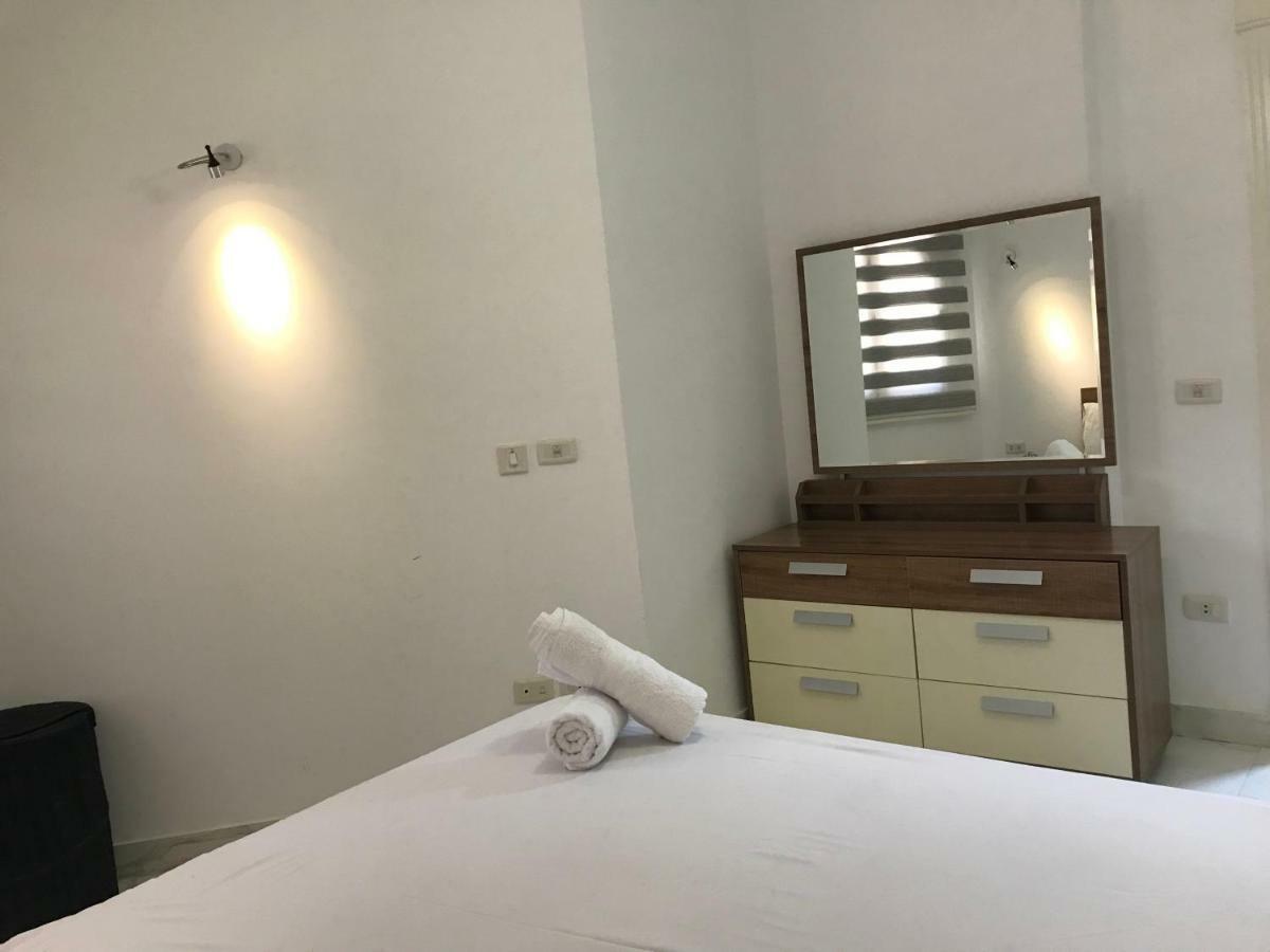 Regency Towers Apartments Gurdaka Kültér fotó